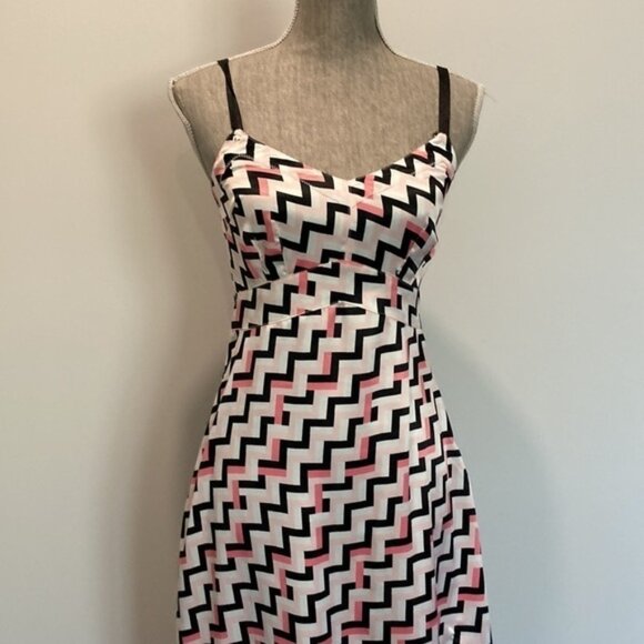 Jacob Sleeveless Fitted Dress White Pink Geometric Pattern - Picture 3 of 15